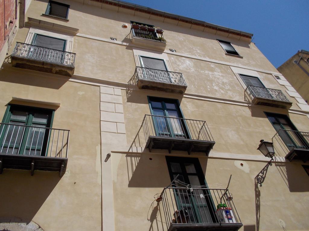 Le Stanze Del Poeta Hotel Salerno Buitenkant foto
