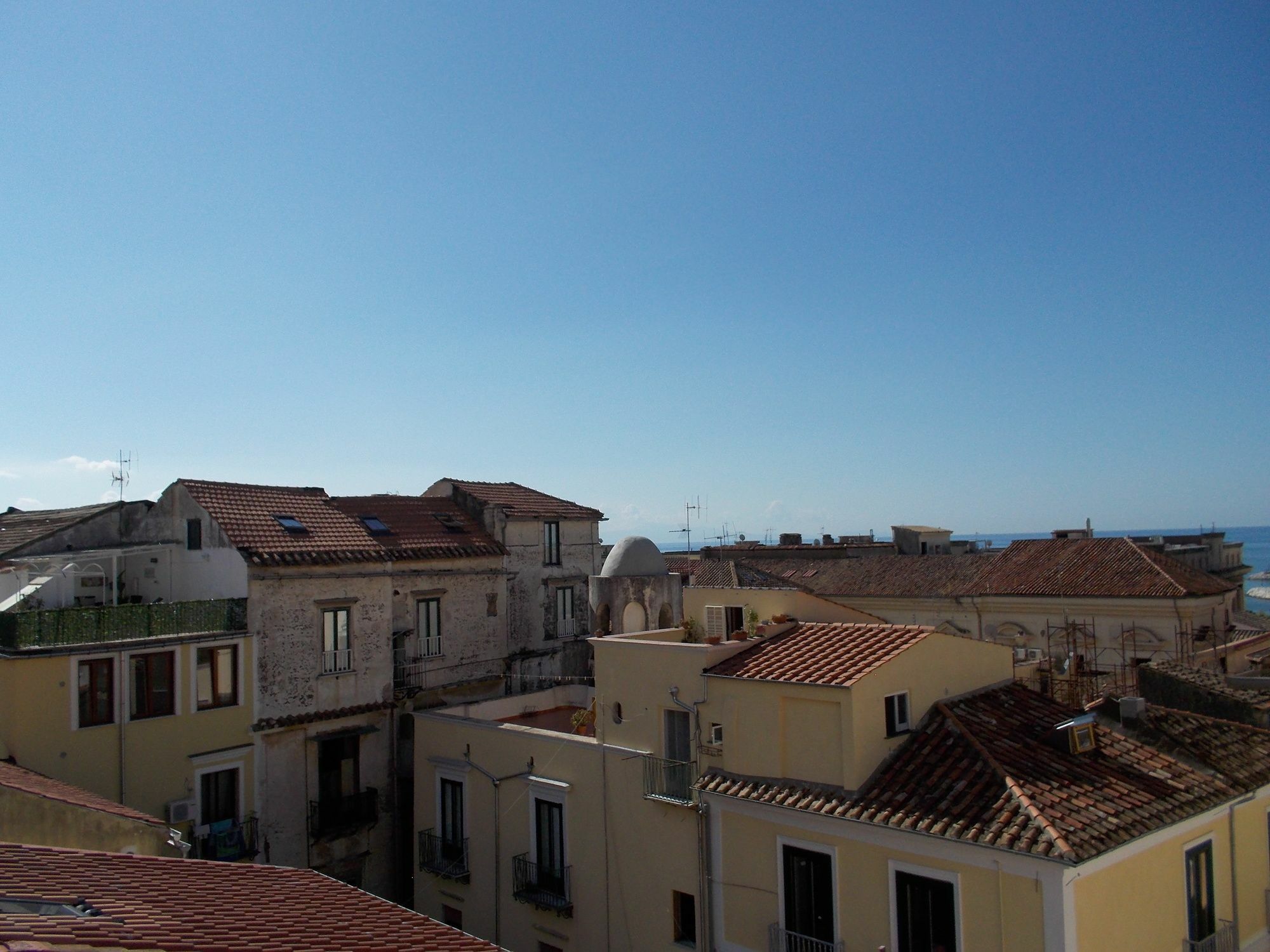 Le Stanze Del Poeta Hotel Salerno Buitenkant foto